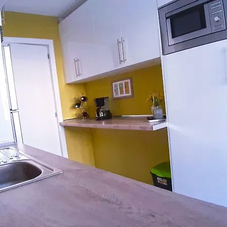 Cool And Big 50 Mt By The Ocean 6-8 Pax Apartment *