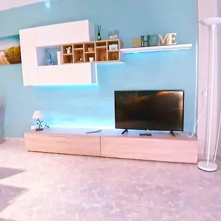 Cool And Big 50 Mt By The Ocean 6-8 Pax Apartment