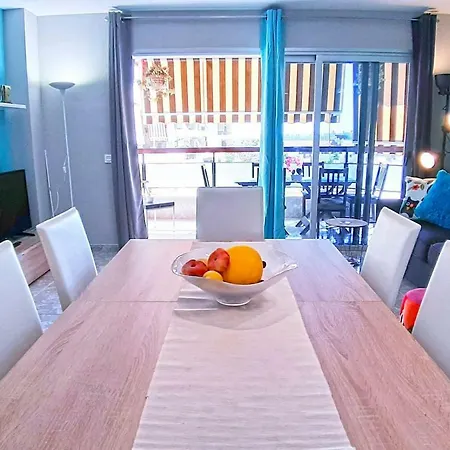 Apartment Cool And Big 50 Mt By The Ocean 6-8 Pax