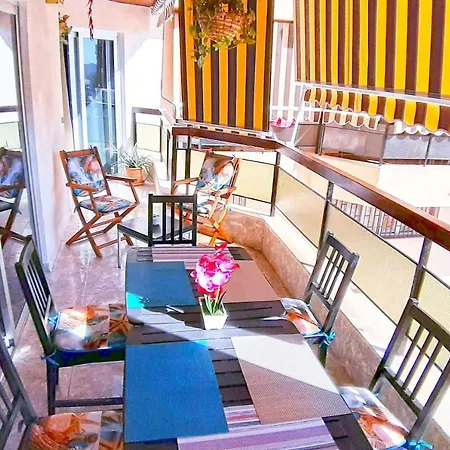Apartment Cool And Big 50 Mt By The Ocean 6-8 Pax