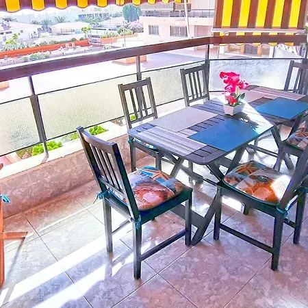 Apartment Cool And Big 50 Mt By The Ocean 6-8 Pax