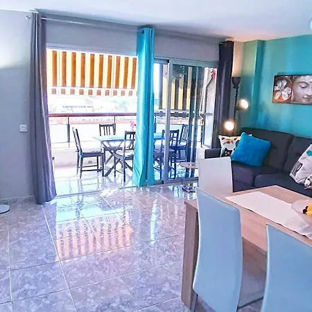Cool And Big 50 Mt By The Ocean 6-8 Pax Apartment *