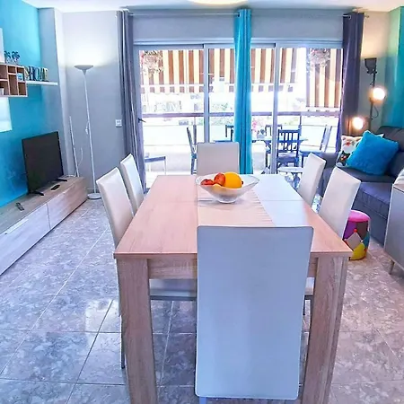 Apartment Cool And Big 50 Mt By The Ocean 6-8 Pax *
