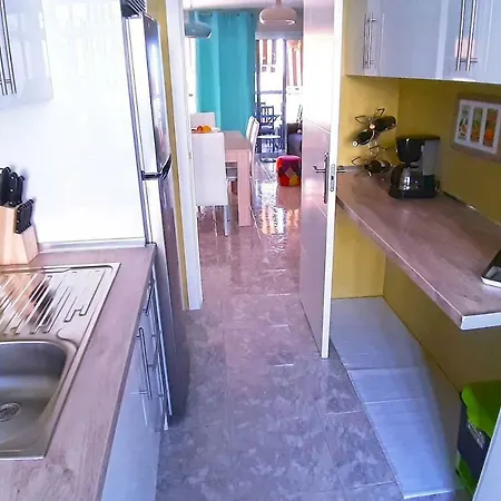 Cool And Big 50 Mt By The Ocean 6-8 Pax Apartment *