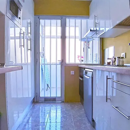 Apartment Cool And Big 50 Mt By The Ocean 6-8 Pax *